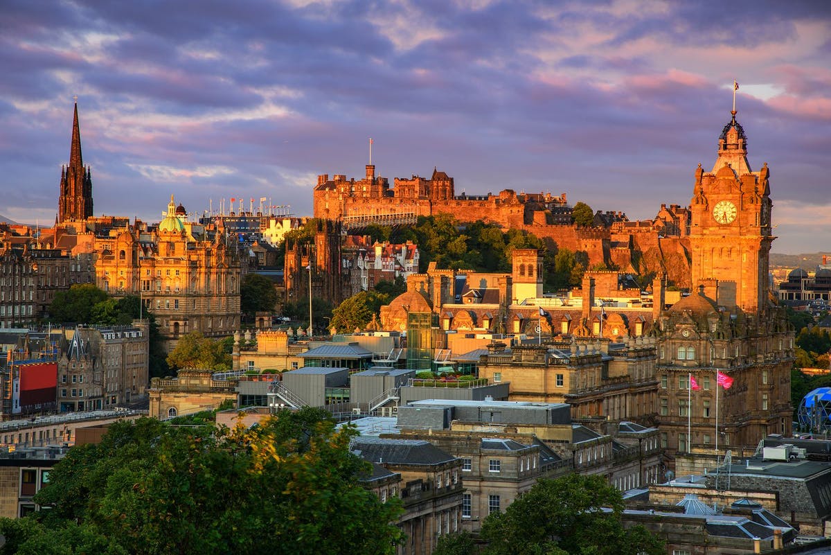edimburgo a view of a city